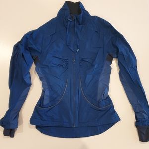 Lululemon run jacket in blue, size 4